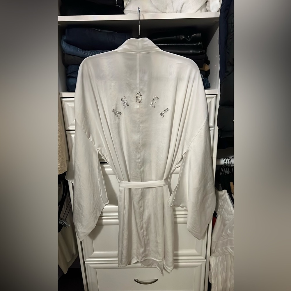 Victoria Secret Angel Robe - Picture 2 of 7